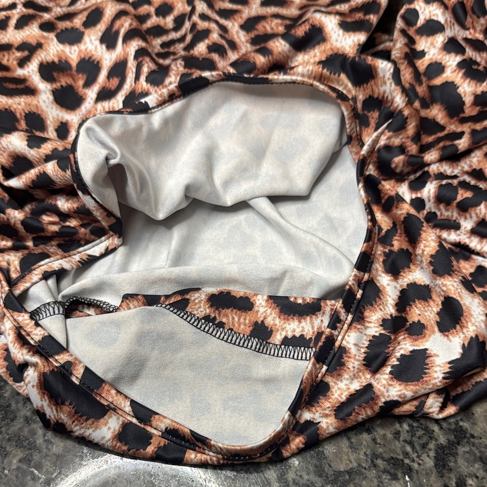 Leopard Print Long Sleeve Women's Top - Picture 5 of 8